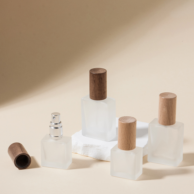 10 ml 15 ml Square Glass -hajuvesisuihkepullo puisella kannella